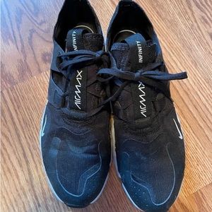 Men's Nike Air Max Infinity Sneakers Size 8.5 Very Nice!!

Color: Black/White